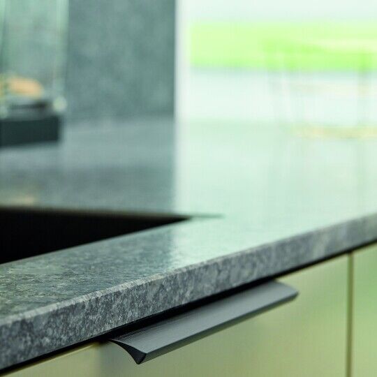 Greep Edge Straight  Mat zwart geborsteld