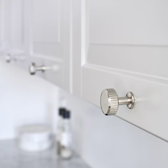 knoppen kast stoere landelijke keuken